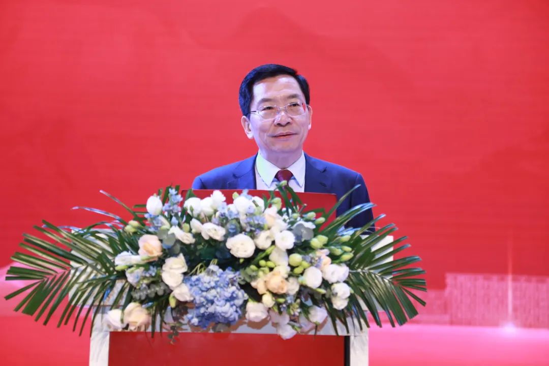 融合創(chuàng)新,,引領(lǐng)未來:2024年河南中醫(yī)藥大學(xué)產(chǎn)教融合大會成功召開 融合創(chuàng)新,,引領(lǐng)未來:2024年河南中醫(yī)藥大學(xué)產(chǎn)教融合大會成功召開